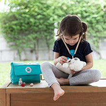 Load image into Gallery viewer, Plan Toys Vet Set