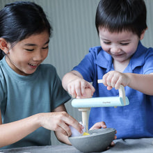 Load image into Gallery viewer, Plan Toys Stand Mixer Set