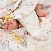 Load image into Gallery viewer, Aden + Anais Organic Cotton Swaddle 4-Pack