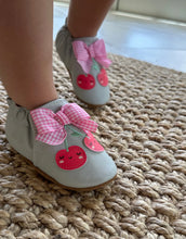 Load image into Gallery viewer, Robeez Soft Soles - Cherry Cute