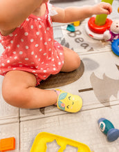 Load image into Gallery viewer, Robeez Soft Soles - Happy Lemon