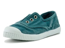 Load image into Gallery viewer, NEW! Cienta Slip-On Sneaker - Jungla