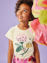Load image into Gallery viewer, Tea Collection Flores y Mano Graphic Tee