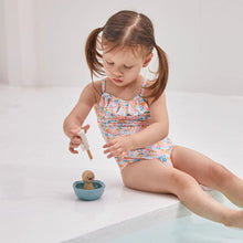 Load image into Gallery viewer, Plan Toys Sailing Boat Walrus
