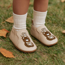 Load image into Gallery viewer, Robeez Soft Soles - Bear Hugs
